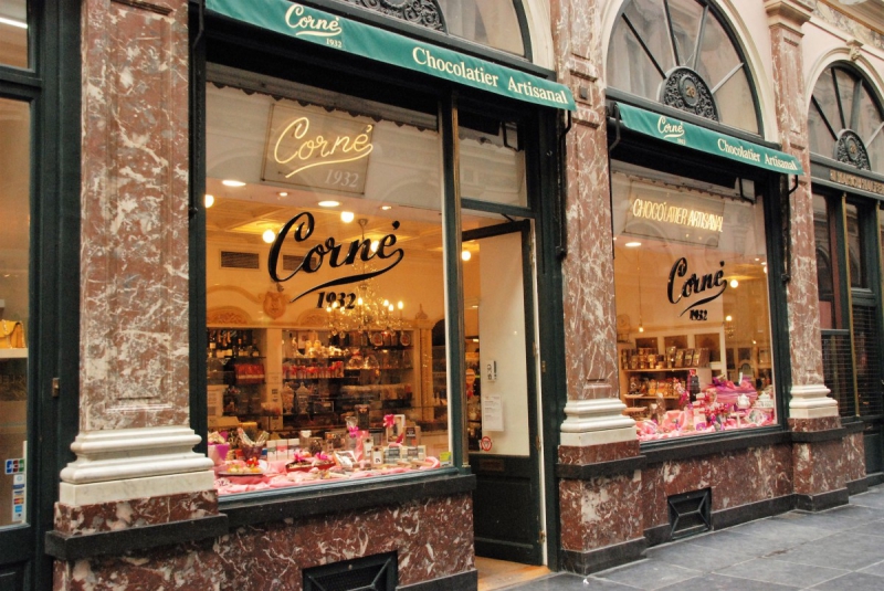 ecommerce-MALAUSSENE-min_chocolate_chocolaterie_shop_luxury_chic_gallery_brussels_belgium-558146